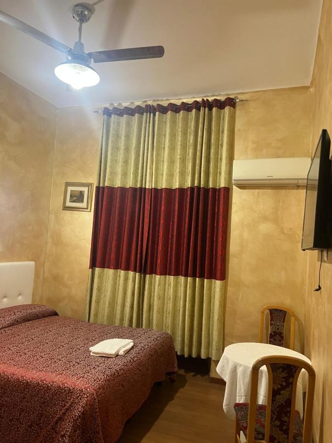 Roma Guest House Exteriör bild